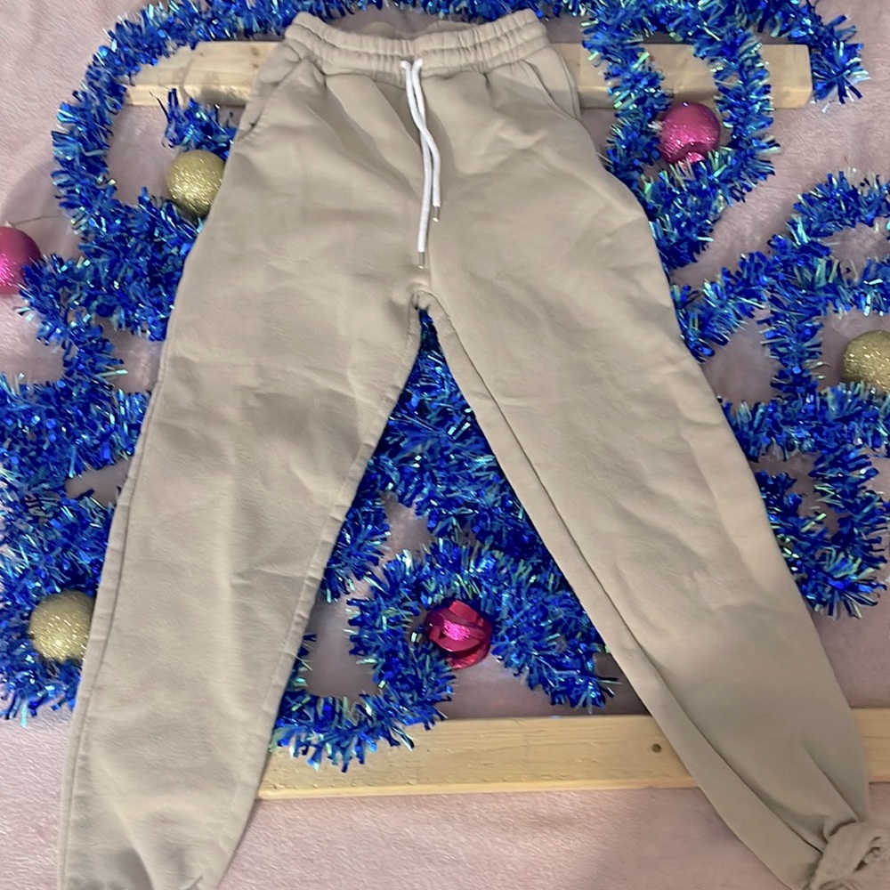 Forever21 soft beige XS sweats